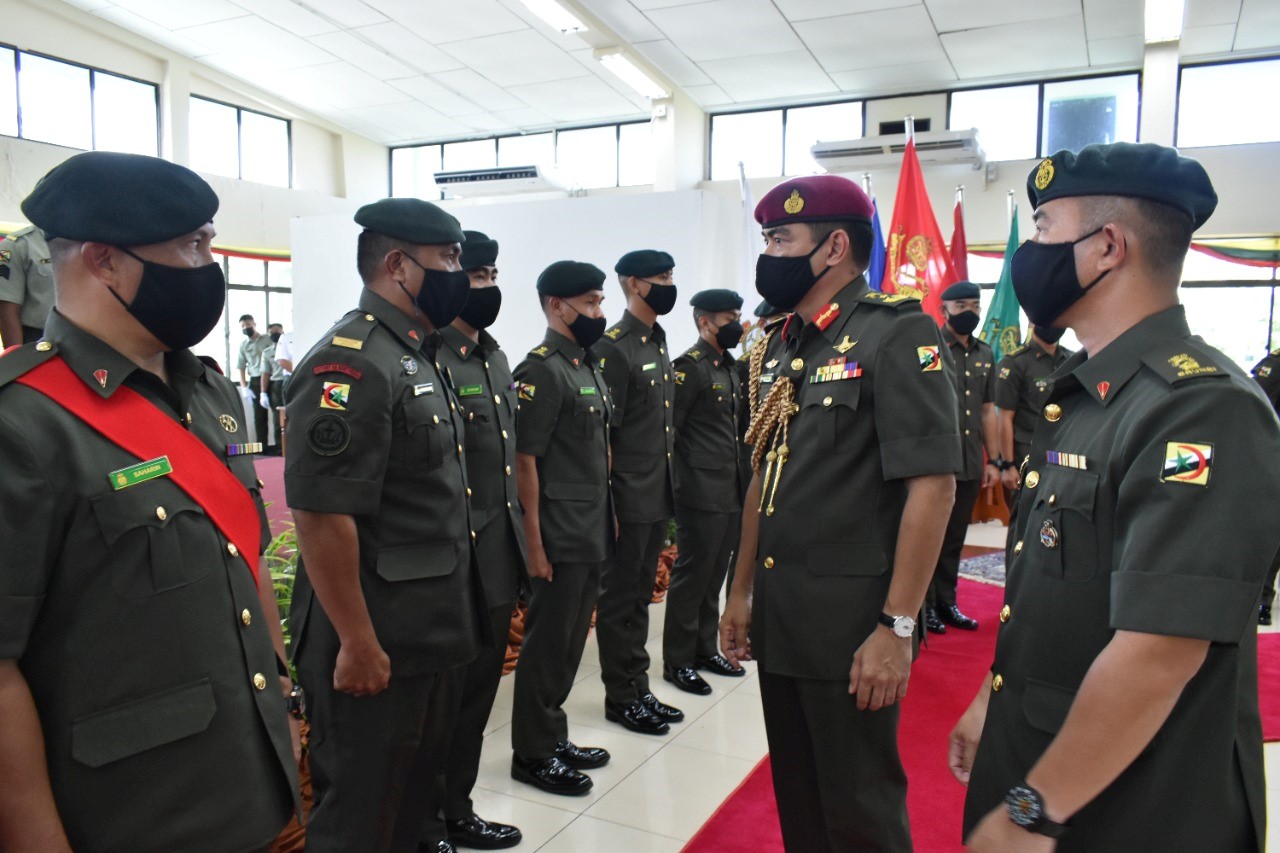 News Headlines - COMMANDER OF ROYAL BRUNEI LAND FORCE CONDUCTS...